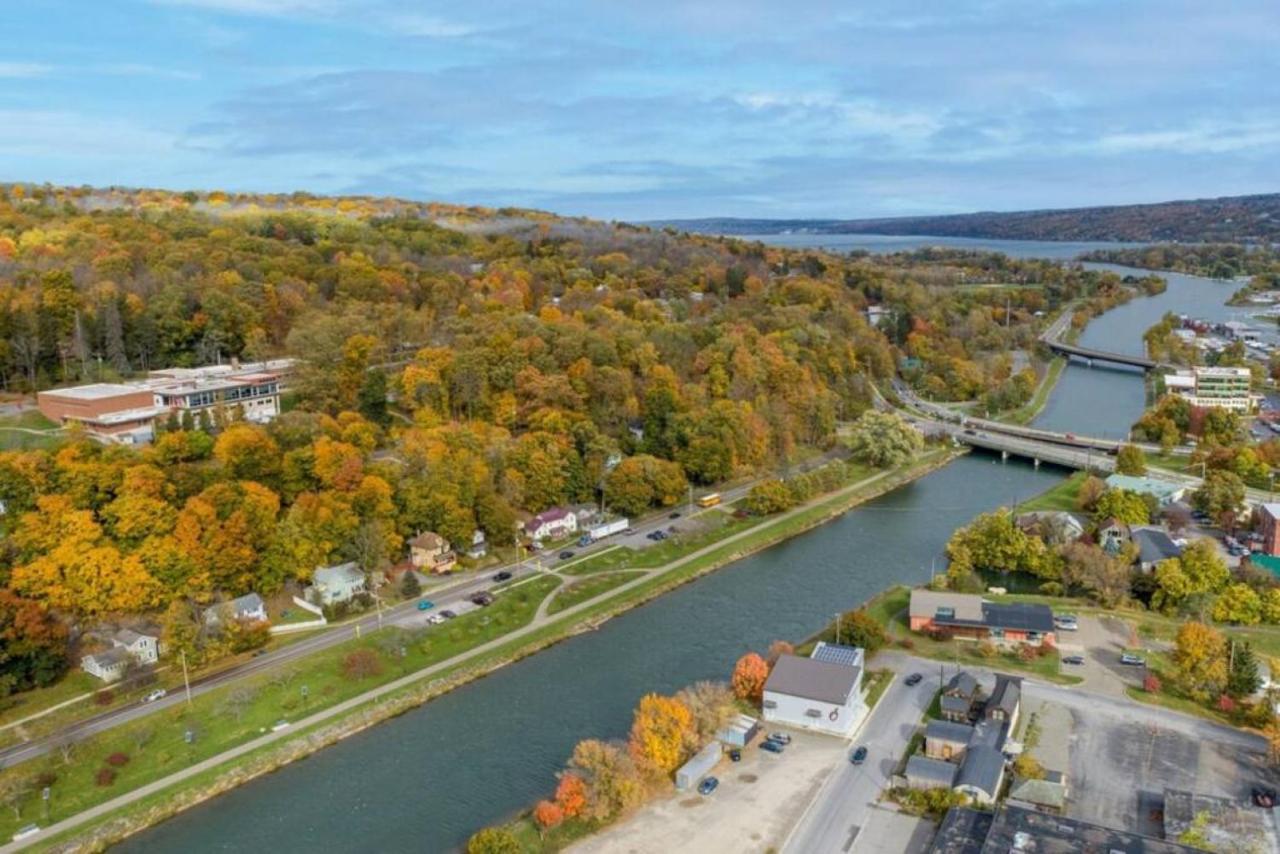 River Front Home In The Heart Of Ithaca Exteriör bild